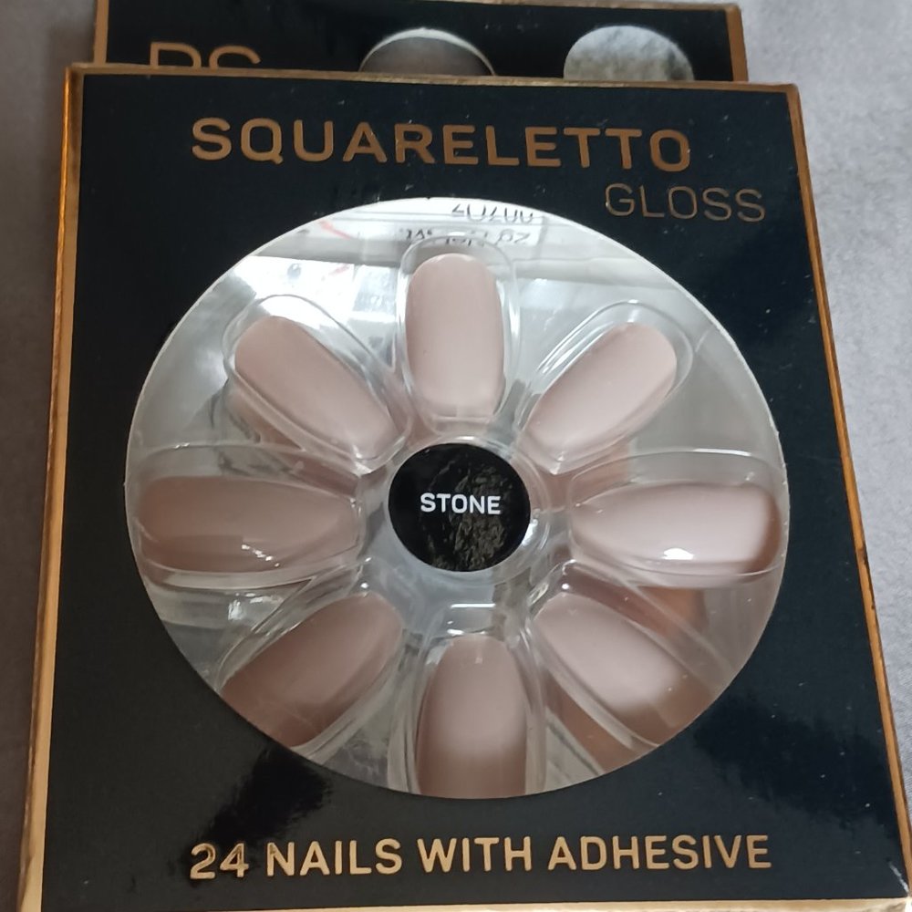 NWT! 4 Sets Of Nails - Picture 3 of 7